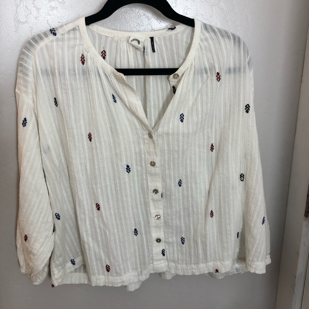 Off White Buttoned Top